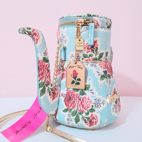 RARE HTF NWT Betsy Johnson Kitsch Partea Teapot Crossbody Bag Light Blue Floral - Picture 9 of 12